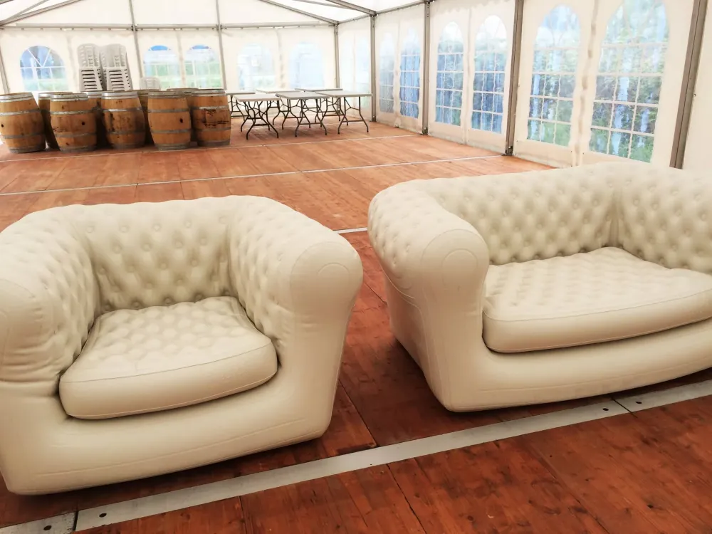 Canapé et Fauteuil "Chesterfield" crème