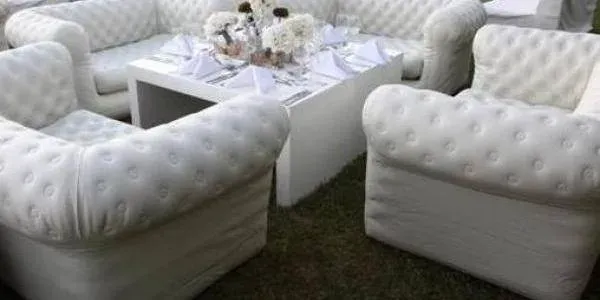 canape-et-fauteuil-chesterfield-creme